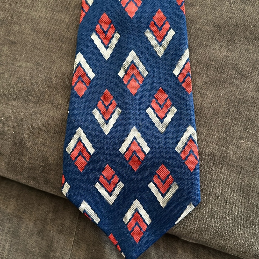 Vintage wide tie.